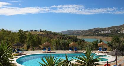 Serene Retreat in Lake Vinuela With Breathtaking Views