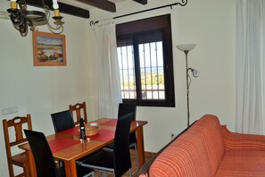 House, 2 Bedrooms, Smoking, Balcony | Dining