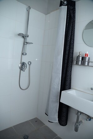 Junior Apartment, Ground Floor | Bathroom shower - Stylish apt next to bograshov (Tel Aviv)