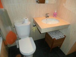 Bathroom - Best Parking and Wifi Location (Monachil)