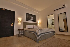 Deluxe Room | Minibar, individually decorated, individually furnished, desk - Villa 243 (Jaipur)