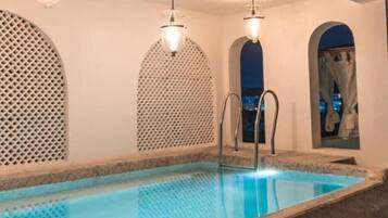 Outdoor pool, pool loungers