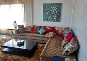 TV, fireplace - Residence Galets Sur Mer 4701 (Dar Bouazza)