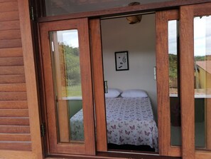 4 habitaciones, tabla de planchar con plancha y wifi gratis 