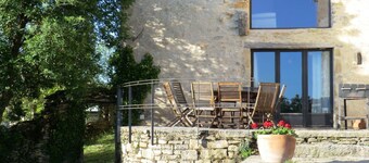 Le Vigneron - Ferme qui surplombe des kilomètres de bois