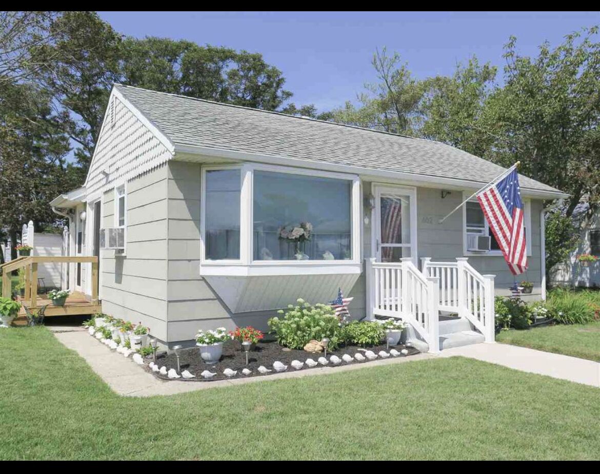 *New 2022- Cottage* One block for Bay Beach