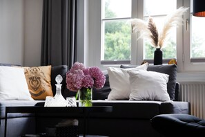 Sviitti, 1 makuuhuone (Schloss; Incl. 65 EUR Cleaning Fee) | Oleskelualue | 110–senttinen taulutelevisio, jossa satelliittikanavat