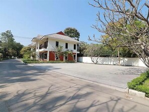 บริเวณภายนอก