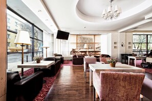 Breakfast, lunch, dinner served; local and international cuisine  - Hotel Victoria (Lublin)