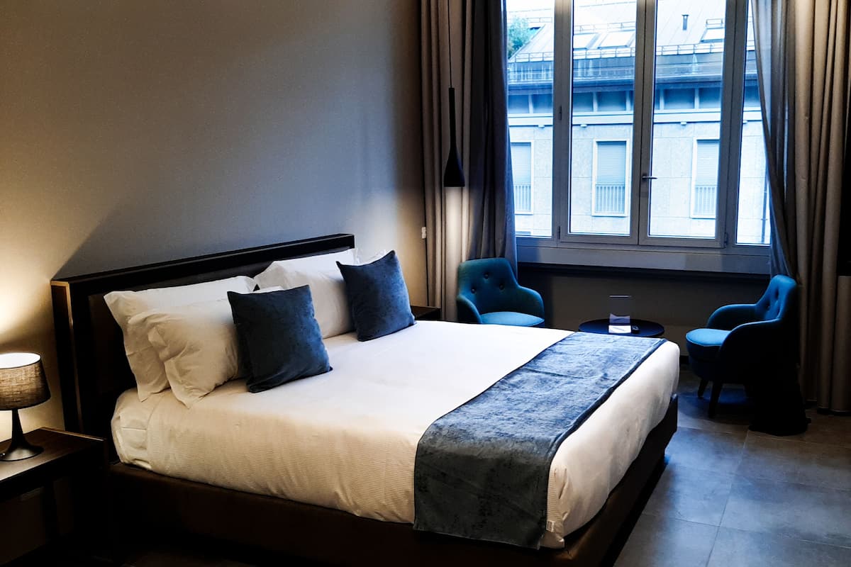 1 bedroom, desk, laptop workspace, free WiFi