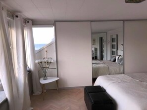 Villa, 4 soverom | Individuelt dekorert, individuelt innredet og strykejern/-brett