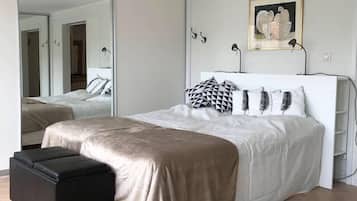 Villa, 4 soverom | Individuelt dekorert, individuelt innredet og strykejern/-brett