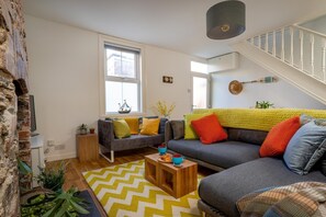 Apartment | Living room | Flat-screen TV - The End House - Cosy and central (Dartmouth)