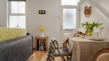 Apartment | In-room dining