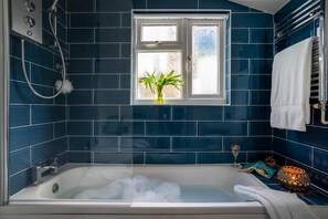 Apartment | Bathroom