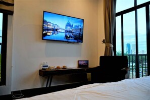 WiFi, bed sheets