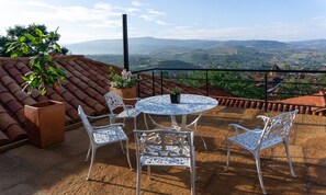 Exclusive Townhome (3) | Terrace/patio