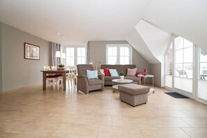 Apartment, 2 Schlafzimmer | Wohnbereich | Flachbildfernseher