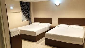 Basic Double Room | Meja, seterika/papan seterika, Wi-fi percuma