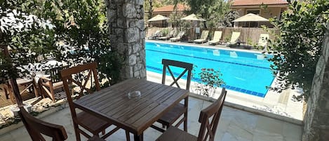 1 bedroom, premium bedding, individually furnished, desk