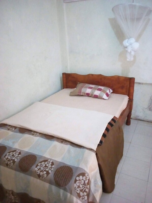 Habitación estándar | Escritorio, wifi gratis y ropa de cama 