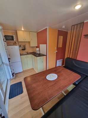 Fridge, coffee/tea maker, freezer