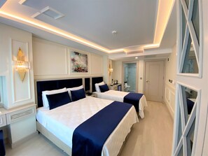 Deluxe Triple Room | Minibar, in-room safe, soundproofing, free WiFi - Omma Hotel (Istanbul)