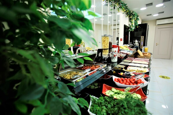 Breakfast served - Omma Hotel (Istanbul)