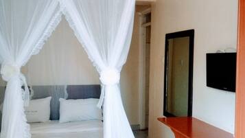 Deluxe-Zimmer | Schreibtisch, Verdunkelungsvorhänge, kostenloses WLAN, Bettwäsche