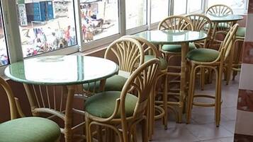 Daily cooked-to-order breakfast (USD 5 per person)