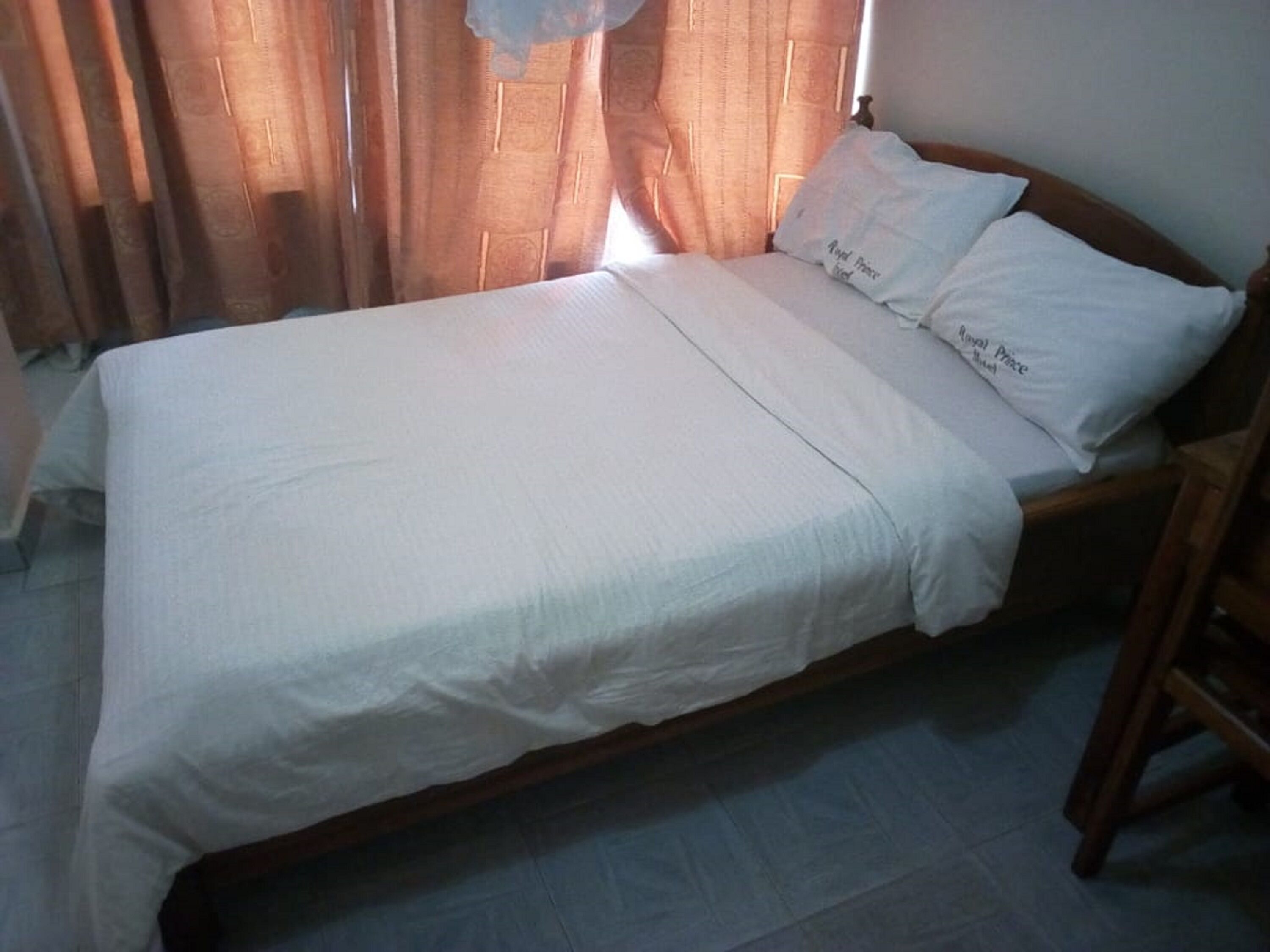 Desk, blackout drapes, free WiFi, bed sheets