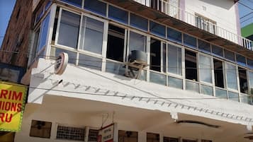 Façana frontal de l'allotjament
