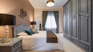 Villa, 3 Bedrooms | 3 bedrooms, iron/ironing board, travel cot, free WiFi