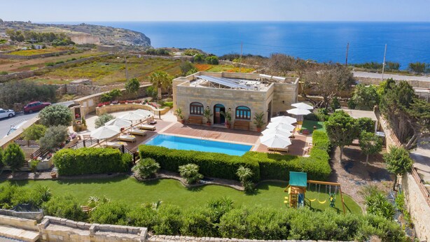 Unclassified image, 1 of 42, button - Villa Munqar (Zurrieq)
