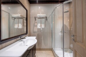 Villa, 3 Bedrooms | Bathroom | Separate bathtub and shower, hair dryer, towels, soap