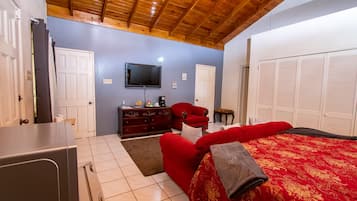 6 bedrooms, iron/ironing board, travel cot, free WiFi