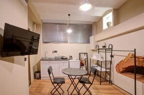 Economy Room, 1 Queen Bed, No Windows, Ground Floor | Living area | LCD TV - Maravilloso Hotel Pera (Istanbul)