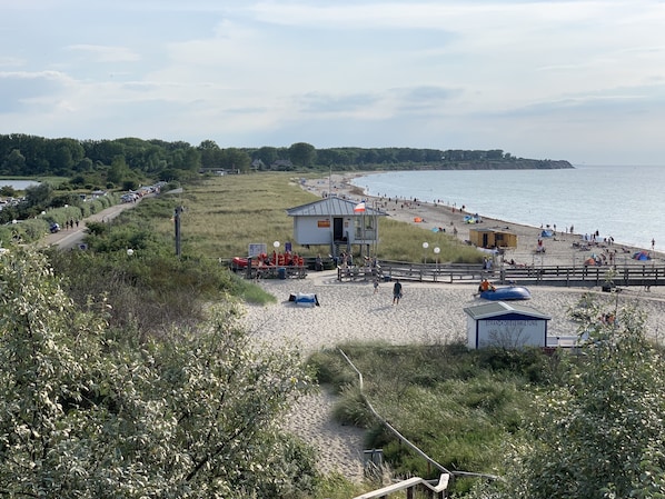 Plage à proximité, chaise longue