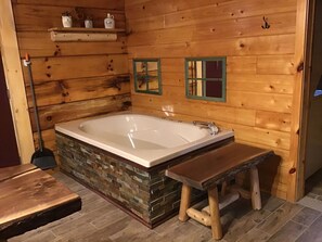 Combined shower/tub, towels, toilet paper