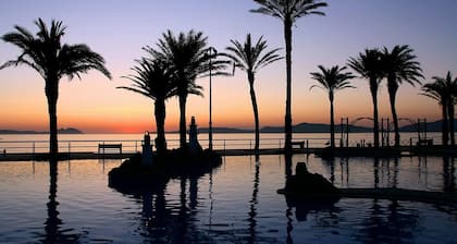 Beautiful Touristic Apartment in Front of the Beach Samil 55 2nd Floor