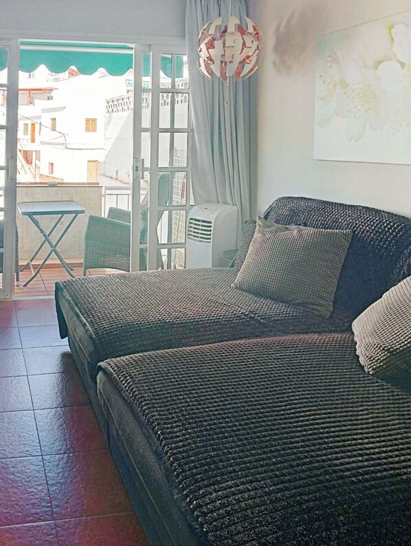 Apartment, 1 Bedroom, Smoking, Balcony | Interior