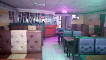 Bar (in der Unterkunft)