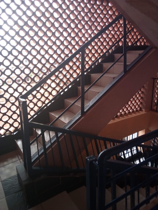 Staircase - Stemuki Guest House (Meru)