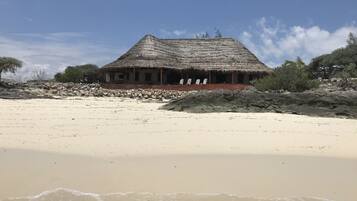 Breakfast, lunch, dinner served; local and international cuisine