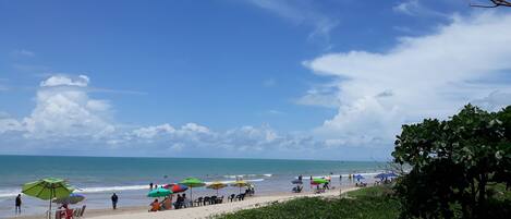 Una playa cerca