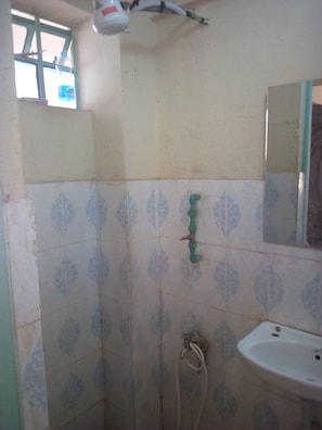 Bathroom - Sunset Guest House (Meru)
