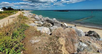 5 bedroom accommodation in Elmer, near Bognor Regis