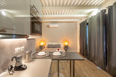 Alessia's Building- Affori FN