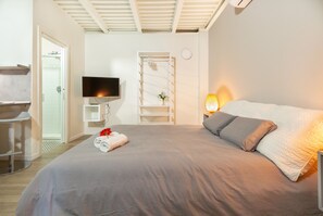 City Apartment, Ground Floor (FN 6) | 1 bedroom, iron/ironing board, free WiFi, bed sheets - Alessia's Building- Affori FN (Milan)