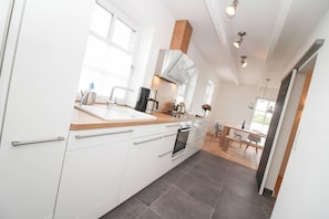 Ferienhaus, 3Â Schlafzimmer | Eigene KĂŒche | KĂŒhlschrank, Ofen, Herdplatte, GeschirrspĂŒler